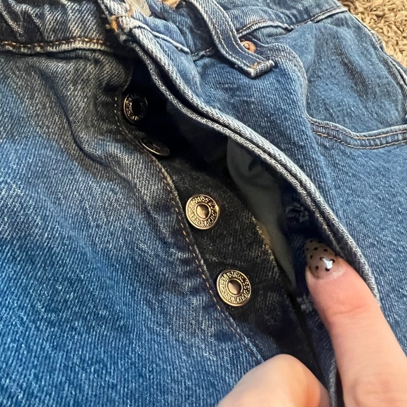 womens Levi 501 dark wash blue jean denim shorts size 31 - Picture 3 of 5